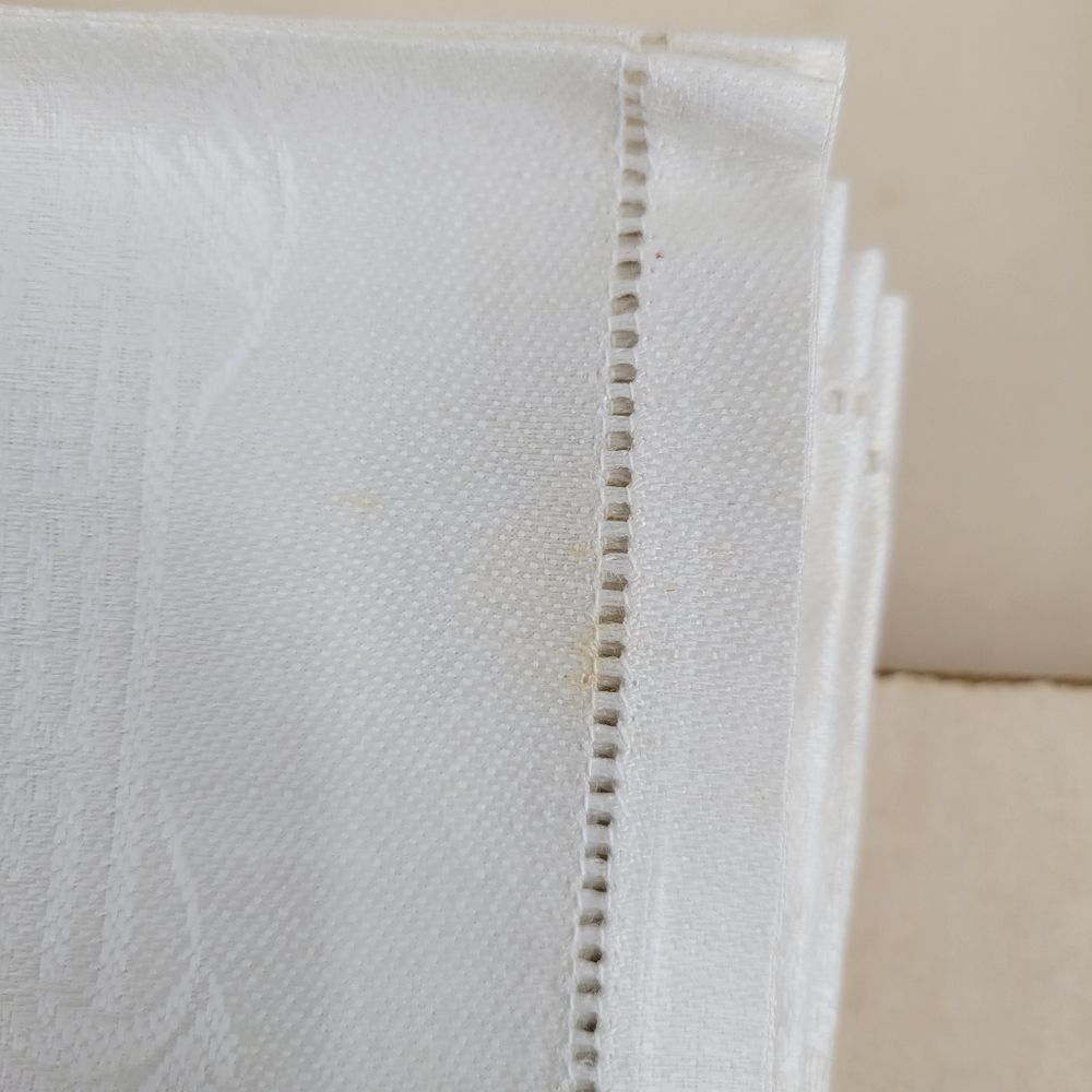 Liddell Damask Irish Linens White Linen 12 Napkins and Tablecloth 64×102 - Picture 12 of 16